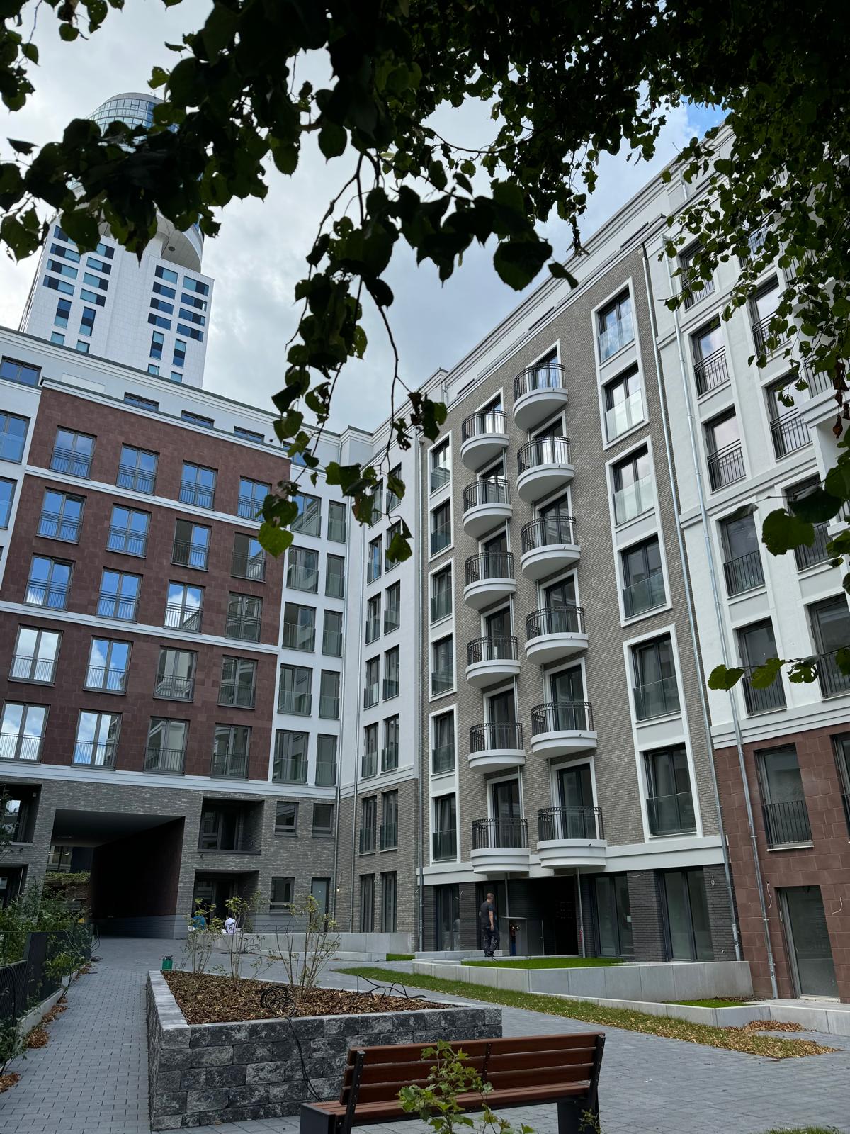 Frankfurt-Sachsenhausen, Hainer Weg 50, 50a, 50b